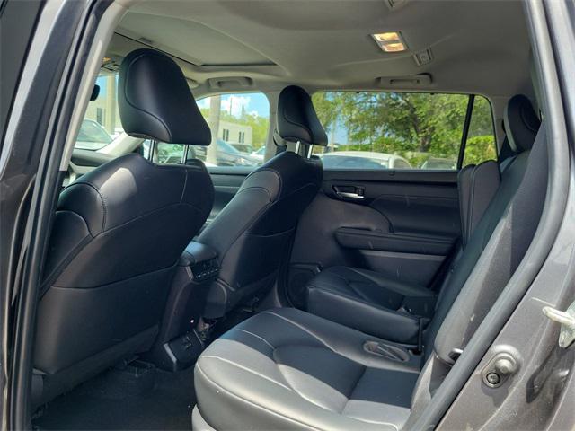 used 2023 Toyota Highlander car, priced at $32,999