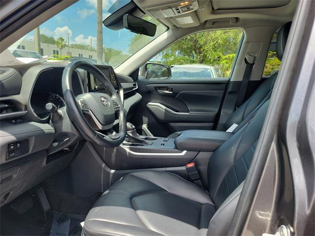 used 2023 Toyota Highlander car, priced at $32,999