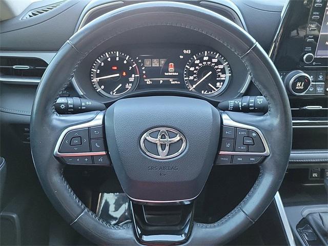 used 2021 Toyota Highlander car, priced at $28,491