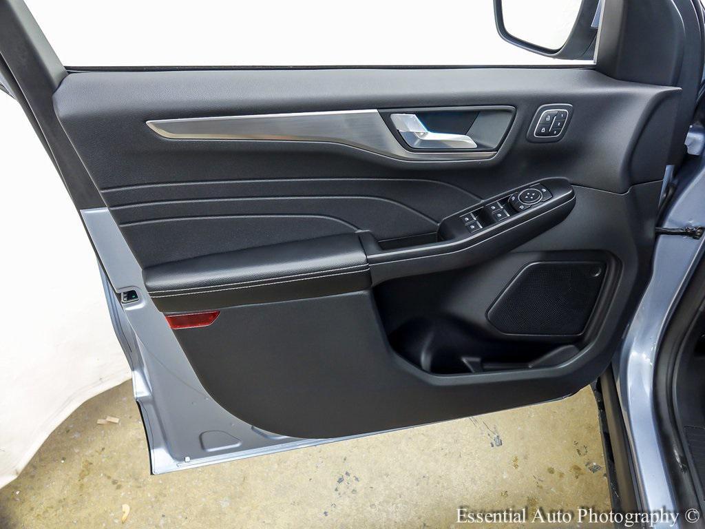 used 2022 Ford Escape car, priced at $28,300