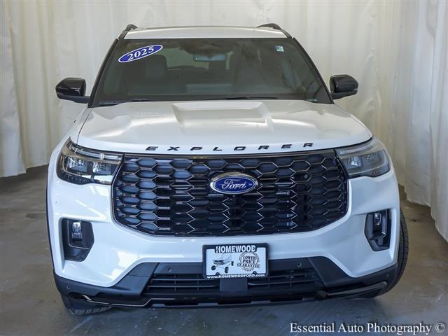 new 2025 Ford Explorer car, priced at $48,774