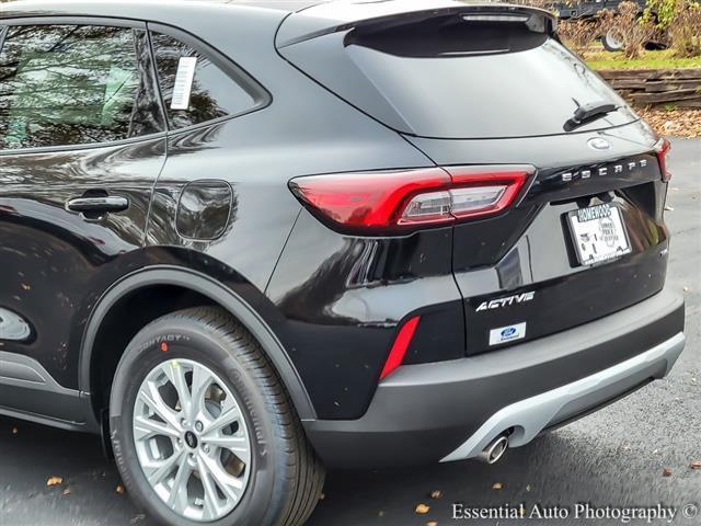 new 2025 Ford Escape car, priced at $27,588