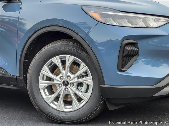 new 2025 Ford Escape car, priced at $25,171