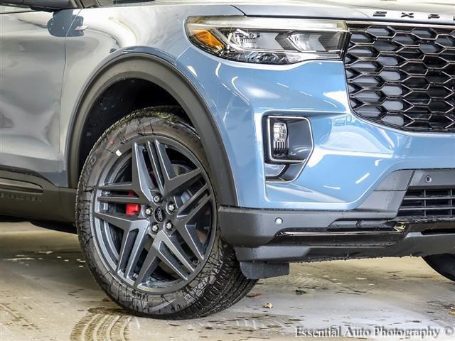 new 2025 Ford Explorer car, priced at $50,337