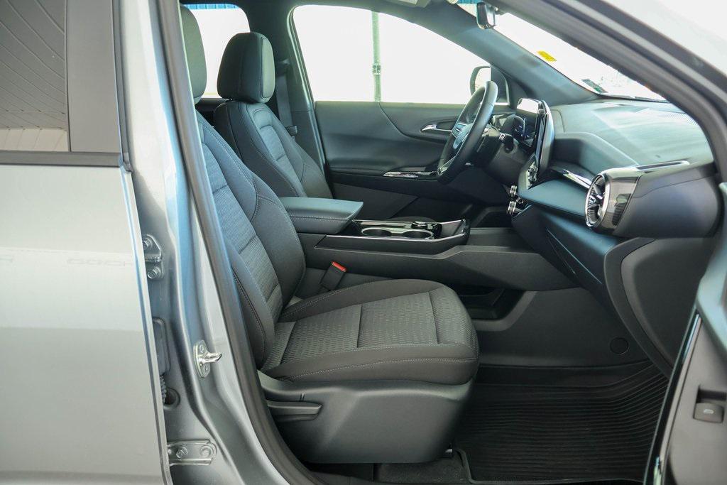 used 2026 Chevrolet Equinox car, priced at $28,000