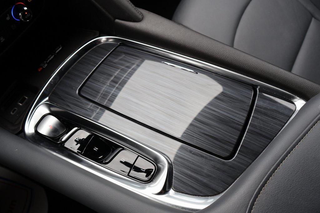 used 2024 Buick Enclave car, priced at $32,889