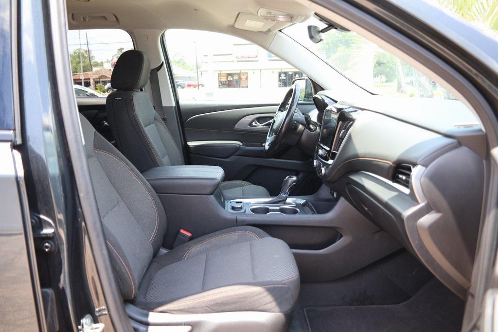 used 2020 Chevrolet Traverse car, priced at $16,836