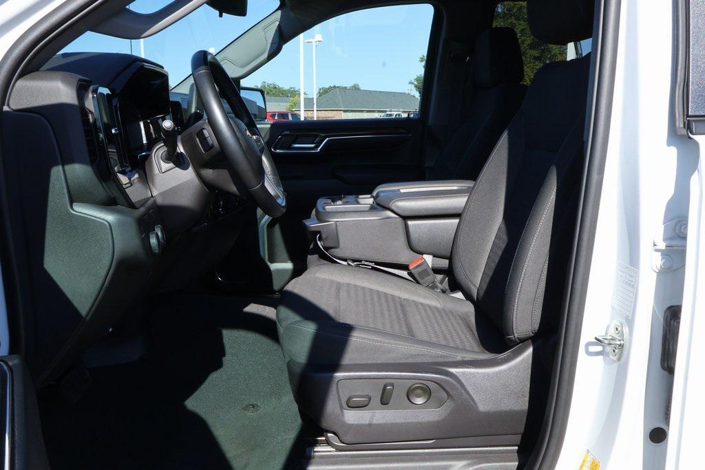 used 2024 Chevrolet Silverado 1500 car, priced at $35,078