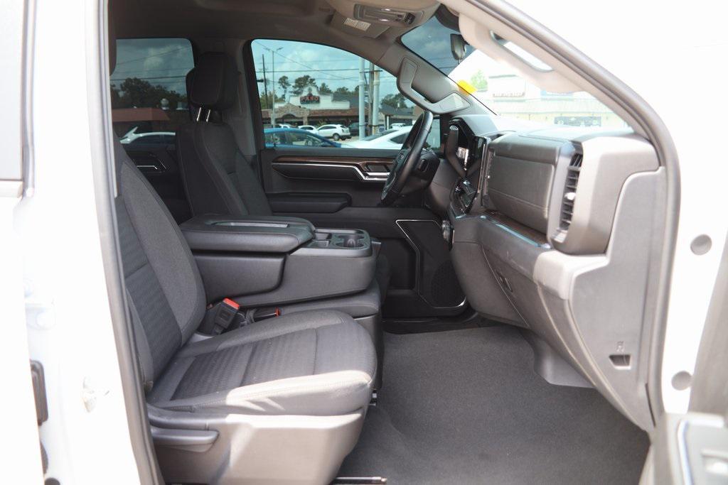 used 2024 Chevrolet Silverado 1500 car, priced at $35,979