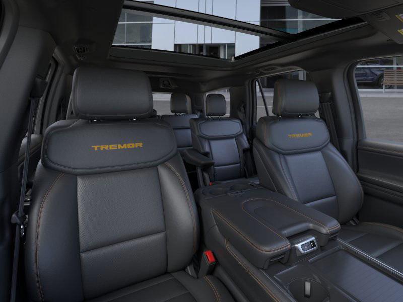 new 2025 Ford Expedition car, priced at $80,025