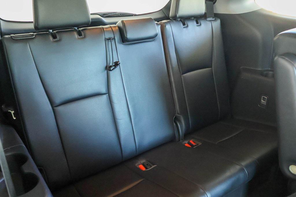 used 2023 Toyota Highlander car, priced at $33,941