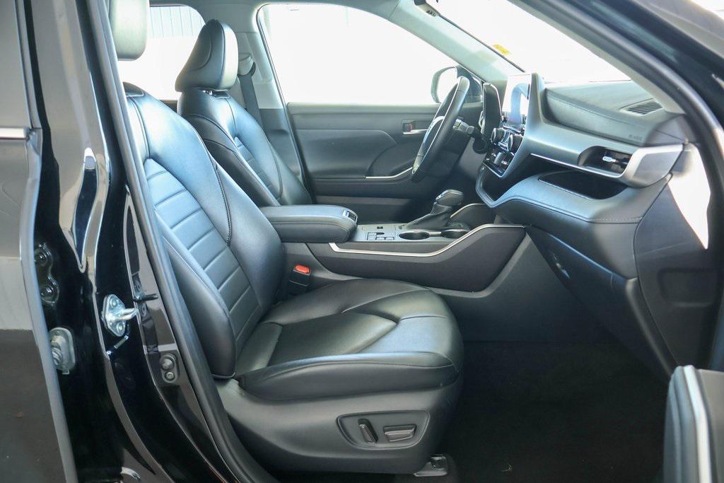 used 2023 Toyota Highlander car, priced at $33,941