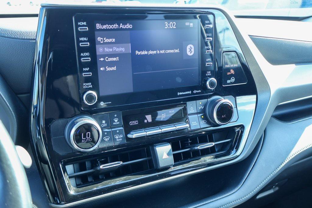 used 2022 Toyota Highlander car, priced at $26,790