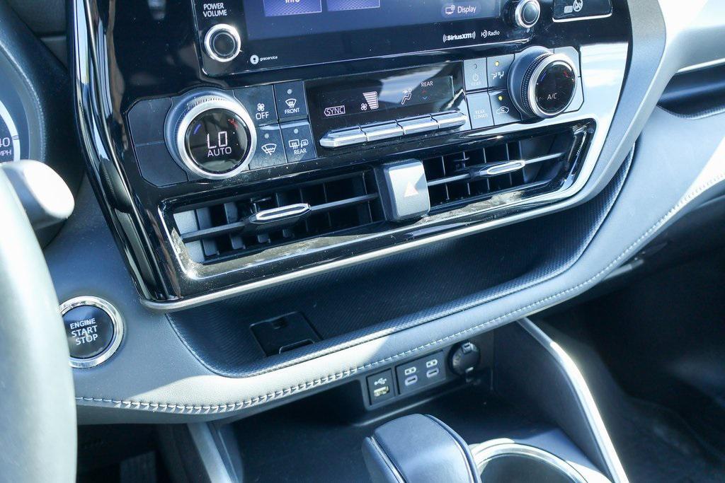 used 2022 Toyota Highlander car, priced at $26,790