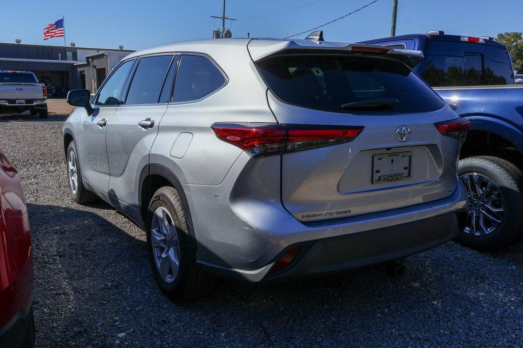 used 2022 Toyota Highlander car, priced at $27,340