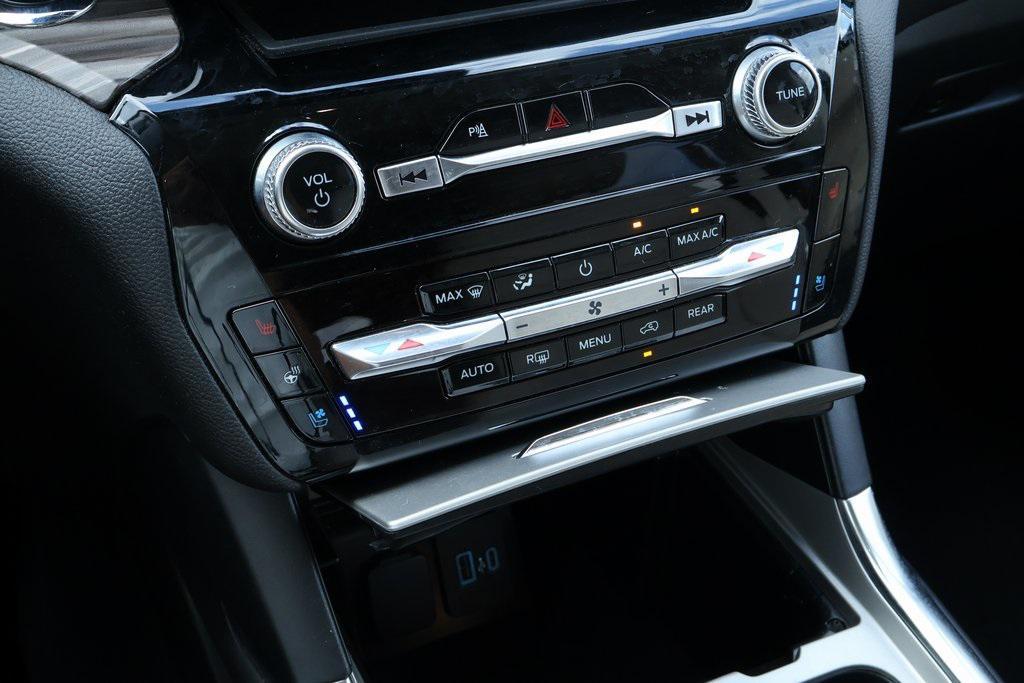 used 2024 Ford Explorer car, priced at $28,794