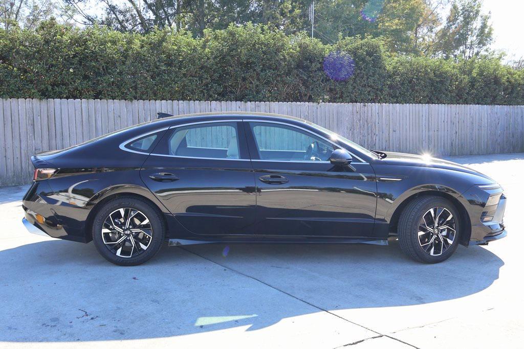 used 2025 Hyundai Sonata car, priced at $22,614