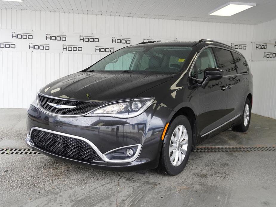 used 2018 Chrysler Pacifica car, priced at $15,995