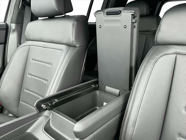 new 2025 Hyundai Santa Fe car, priced at $48,278