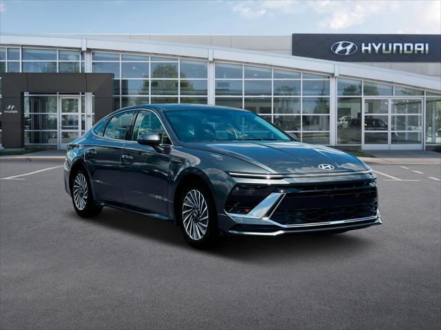 new 2025 Hyundai Sonata Hybrid car, priced at $32,346