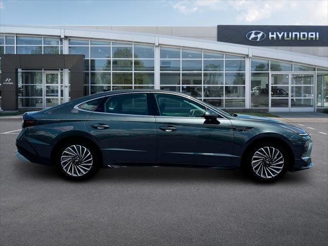 new 2025 Hyundai Sonata Hybrid car, priced at $32,346