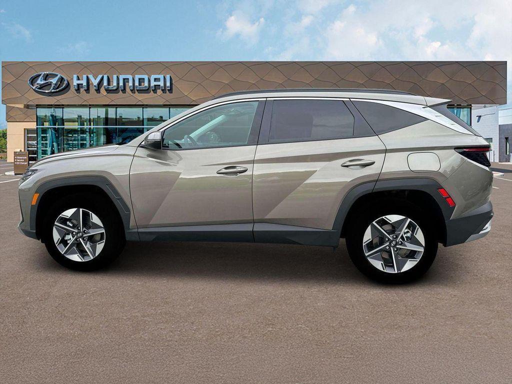 new 2025 Hyundai TUCSON Hybrid car, priced at $36,713