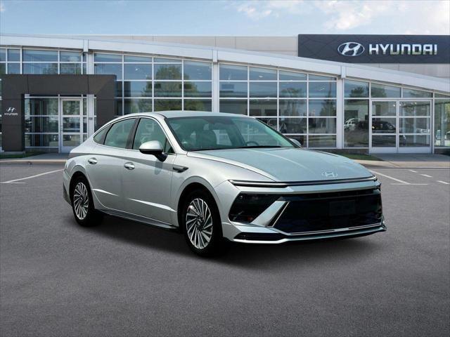 new 2025 Hyundai Sonata Hybrid car, priced at $32,285