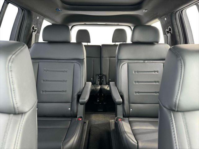new 2025 Hyundai SANTA FE HEV car, priced at $51,564