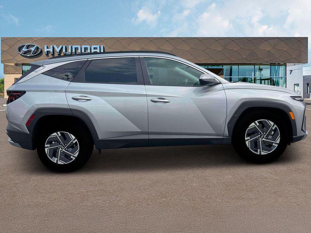 new 2025 Hyundai TUCSON Hybrid car, priced at $33,764