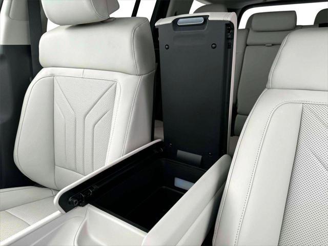 new 2025 Hyundai Santa Fe car, priced at $39,657