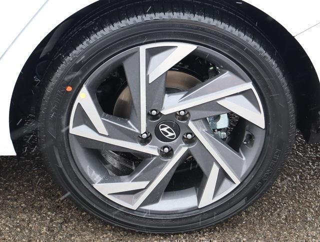 new 2025 Hyundai Elantra car, priced at $28,691