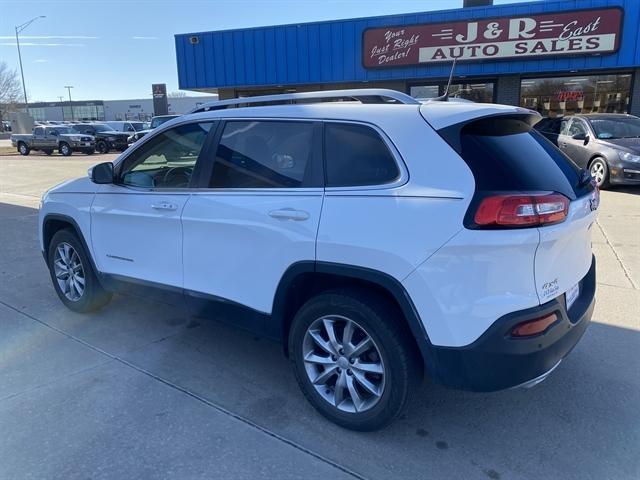 used 2018 Jeep Cherokee car, priced at $17,995