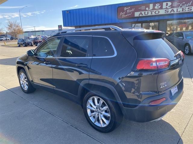 used 2015 Jeep Cherokee car, priced at $12,995