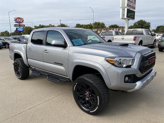 used 2016 Toyota Tacoma car, priced at $24,995