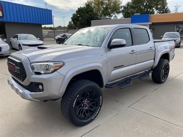 used 2016 Toyota Tacoma car, priced at $24,995