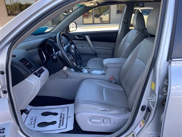 used 2011 Toyota Highlander car, priced at $16,995