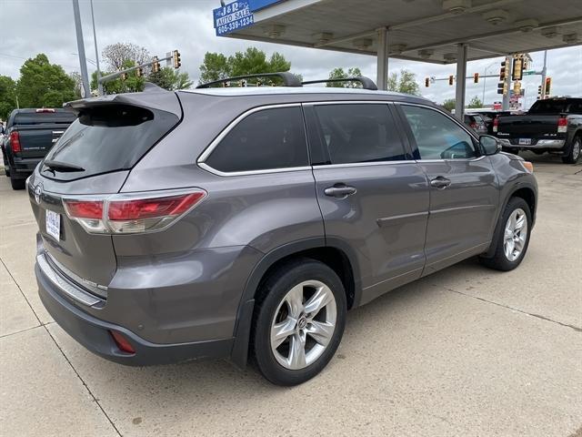 used 2016 Toyota Highlander car, priced at $20,995