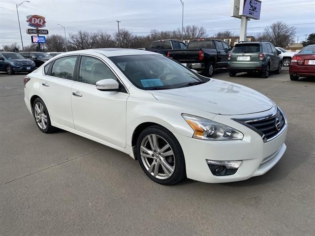 used 2015 Nissan Altima car, priced at $11,995