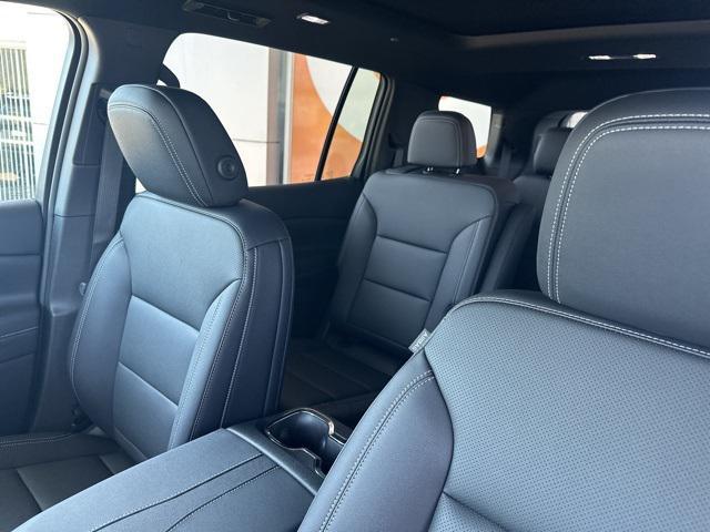 new 2026 Chevrolet Traverse car, priced at $47,981