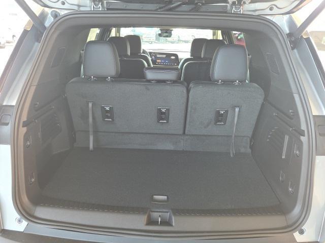 new 2026 Chevrolet Traverse car, priced at $45,438