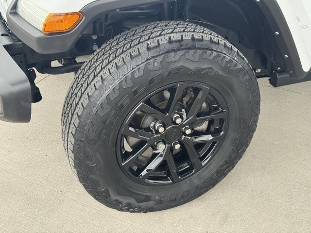 used 2023 Jeep Gladiator car, priced at $32,000