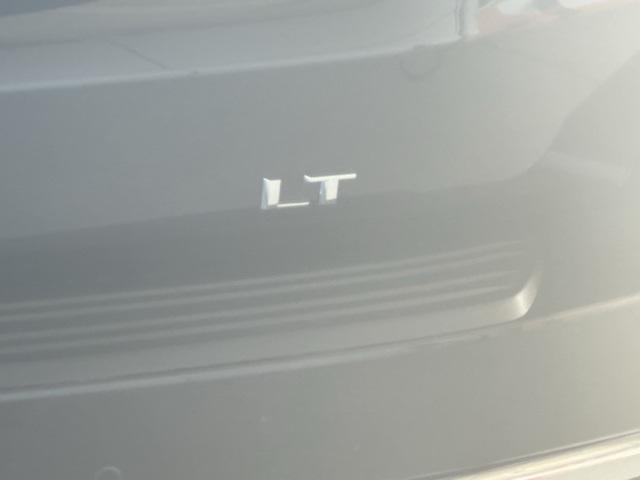 used 2022 Chevrolet Suburban car, priced at $43,500
