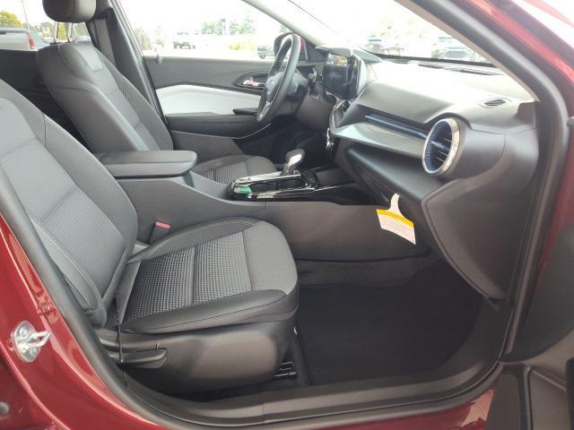 new 2025 Chevrolet Trax car, priced at $24,350