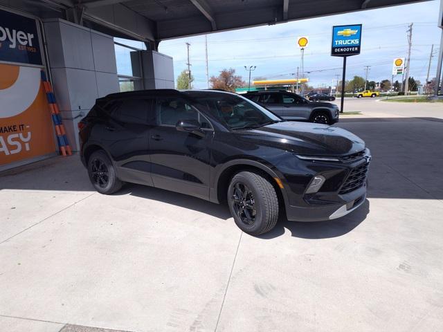 new 2025 Chevrolet Blazer car, priced at $40,713