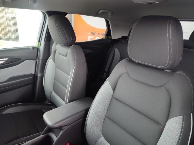 new 2025 Chevrolet TrailBlazer car, priced at $27,459