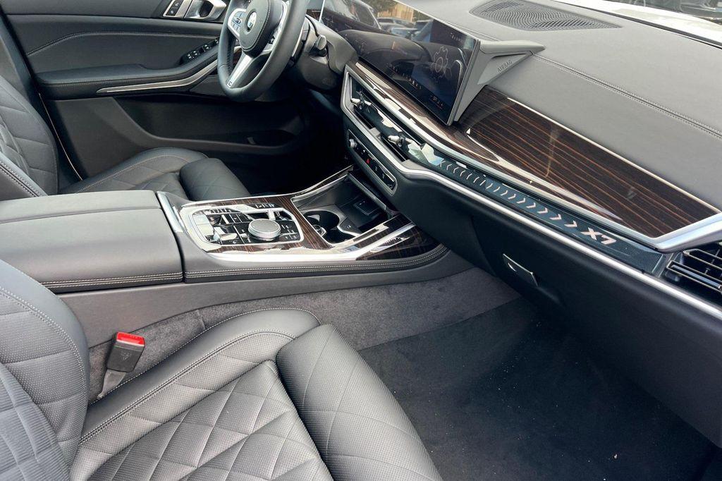 new 2026 BMW X7 car, priced at $98,270