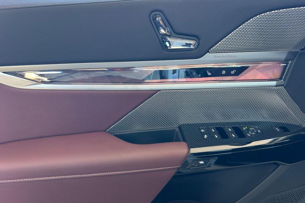 new 2025 BMW 760 car, priced at $129,570