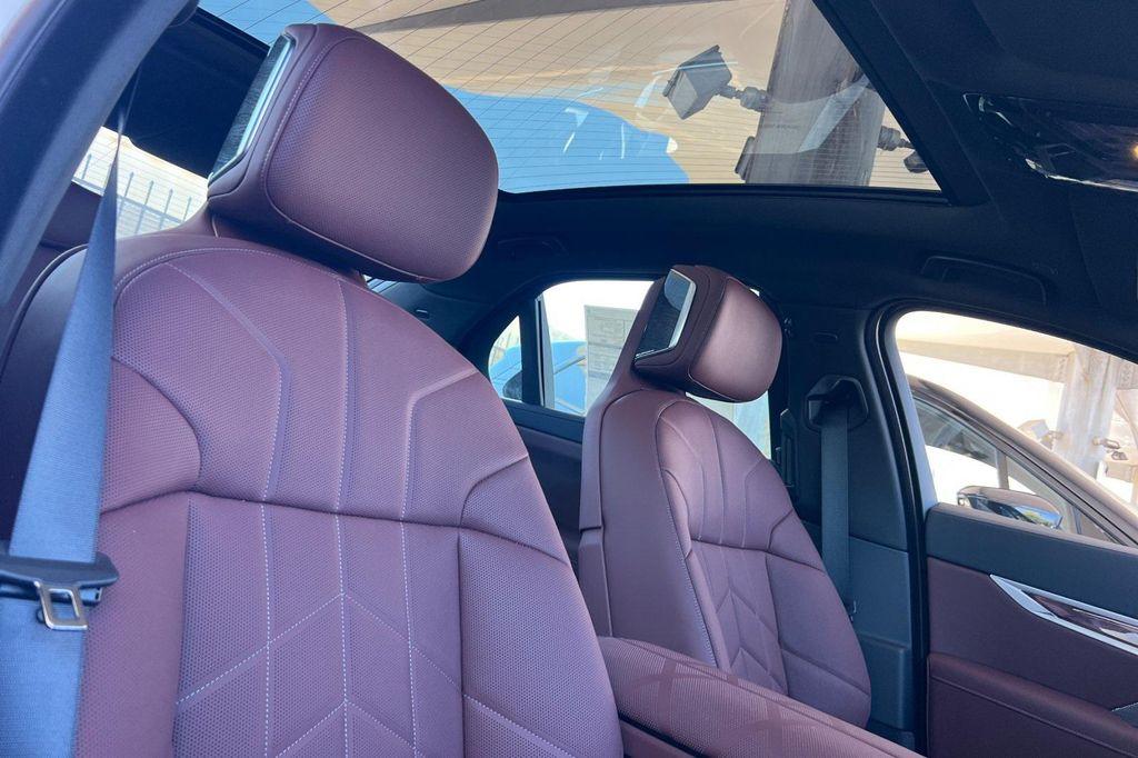 new 2025 BMW 760 car, priced at $129,570