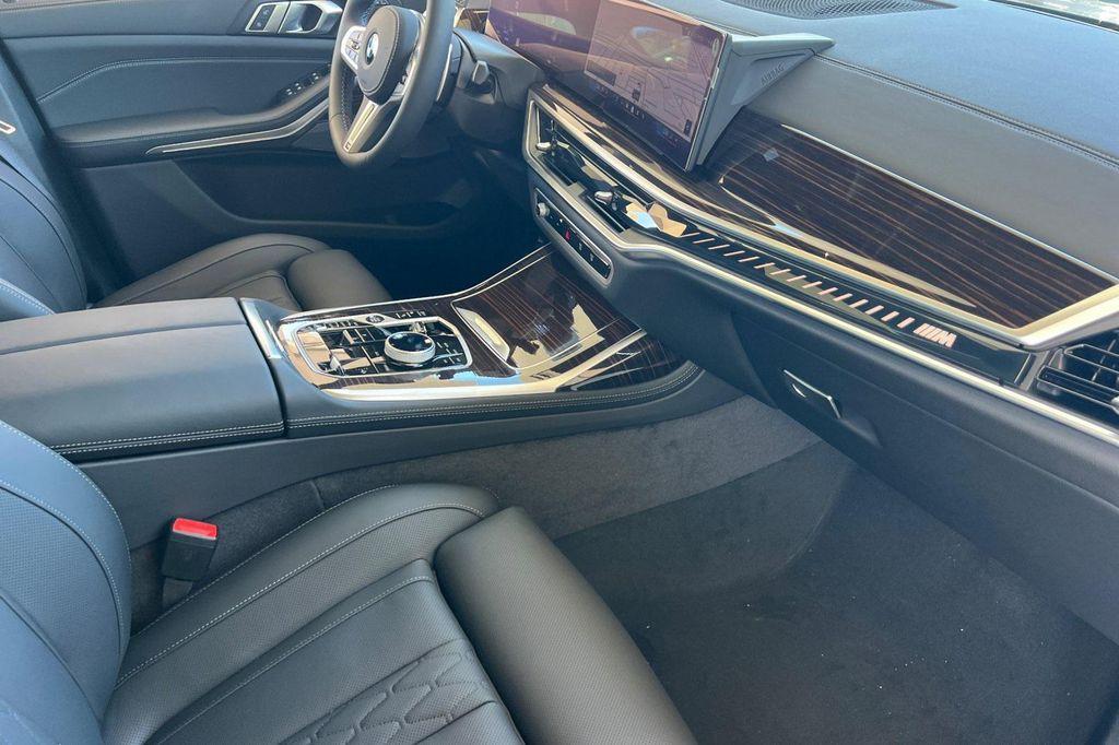 new 2026 BMW X7 car, priced at $121,120