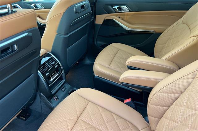 new 2026 BMW X7 car, priced at $94,180